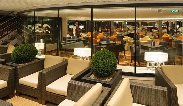 Avalon Waterways Avalon Artistry II Interior Observation Lounge 2.jpg